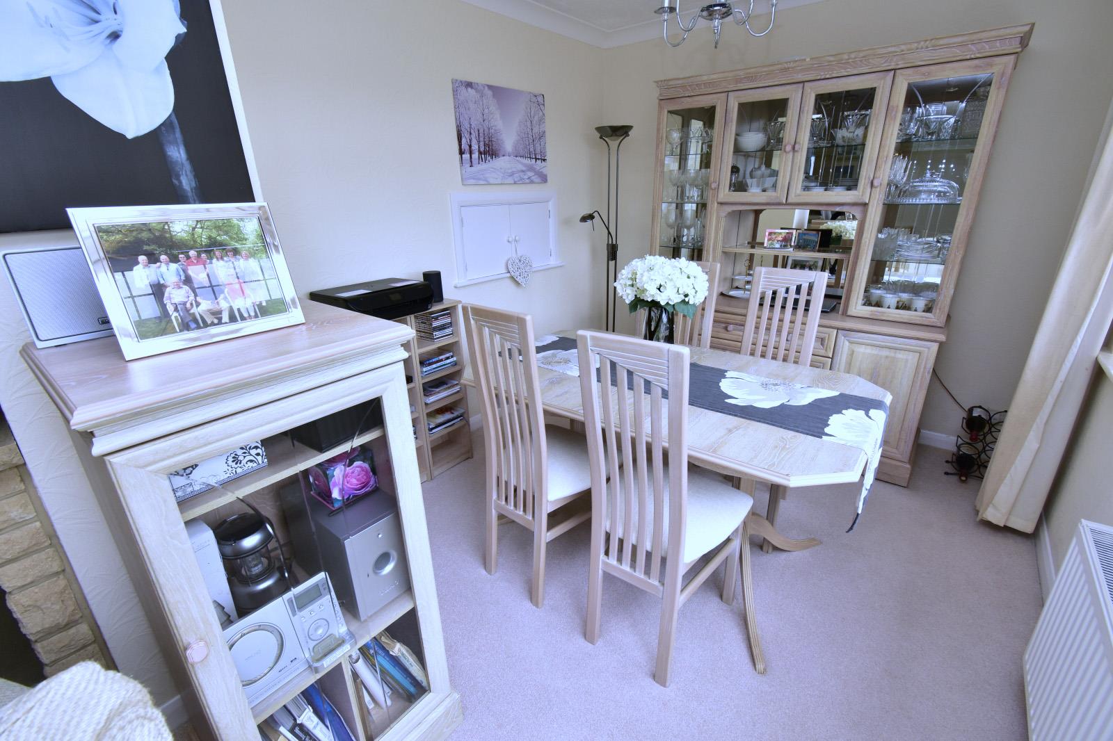 A DINING AREA.JPG